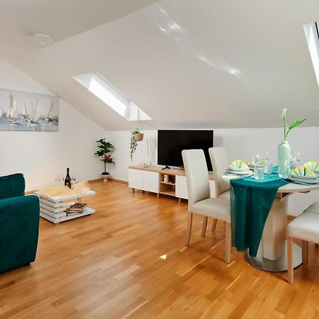 Modern & Spacious Rooftop Apartment With Natual Sunlight 斯普利特 外观 照片