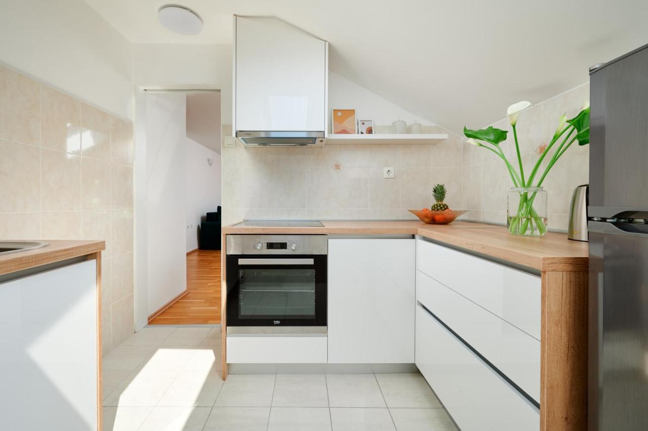 Modern & Spacious Rooftop Apartment With Natual Sunlight 斯普利特 外观 照片