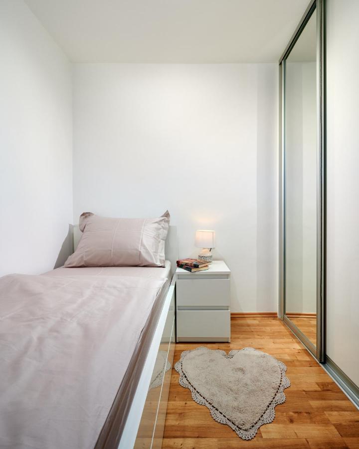 Modern & Spacious Rooftop Apartment With Natual Sunlight 斯普利特 外观 照片