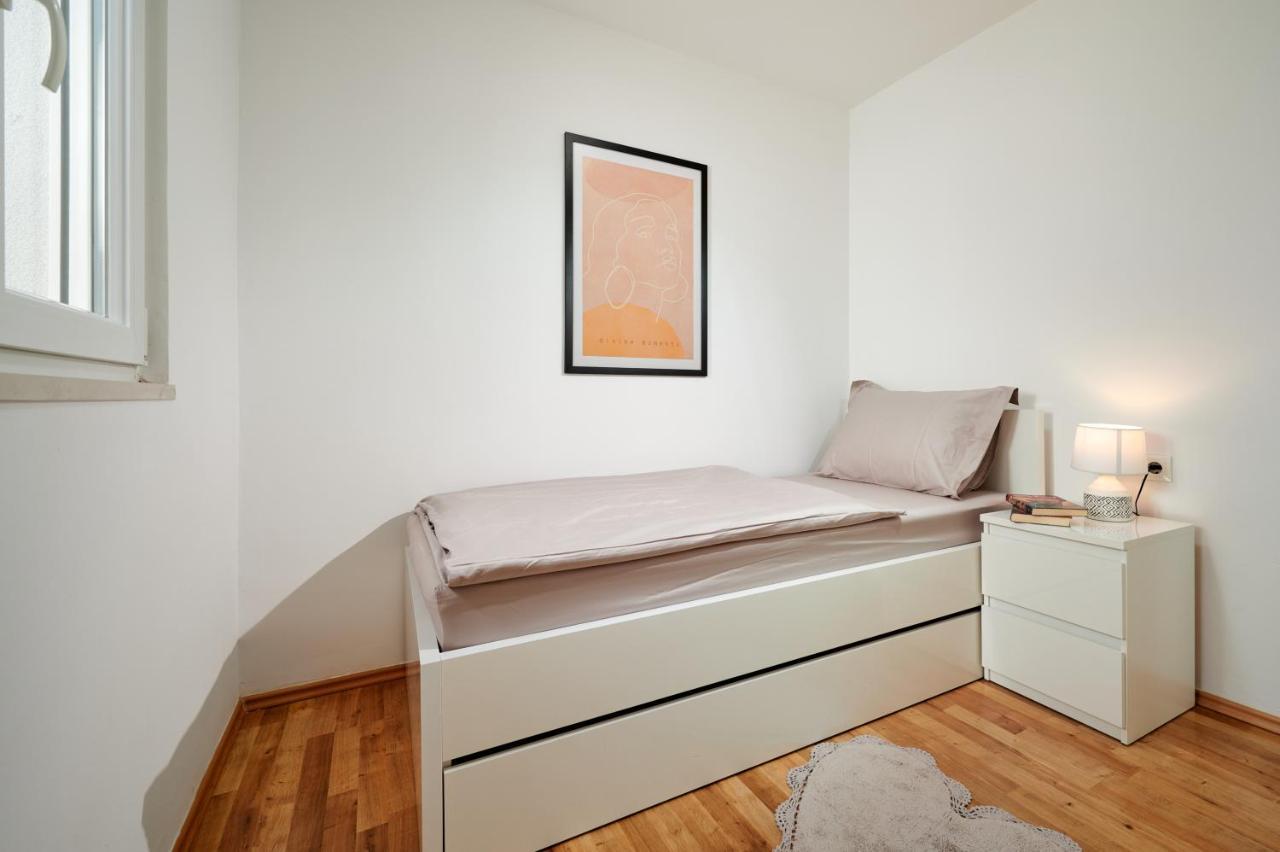 Modern & Spacious Rooftop Apartment With Natual Sunlight 斯普利特 外观 照片