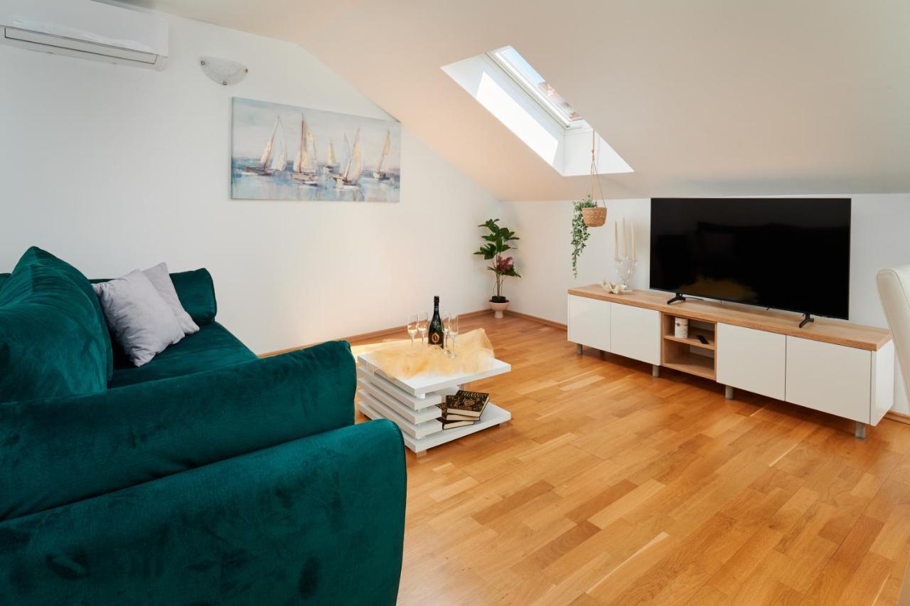 Modern & Spacious Rooftop Apartment With Natual Sunlight 斯普利特 外观 照片
